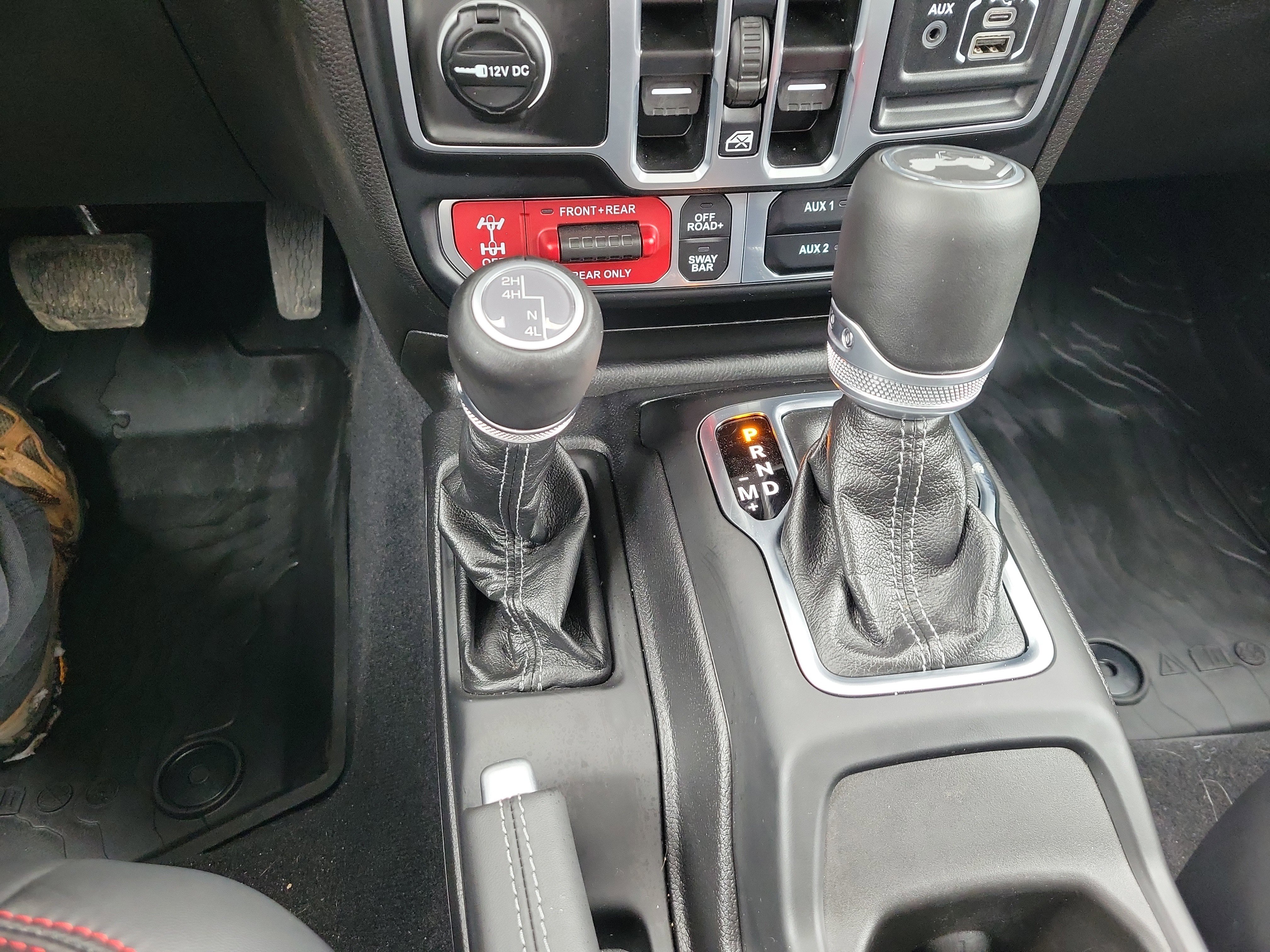 Used 2025 Jeep Wrangler Unlimited Rubicon w/ Convenience Group image 24