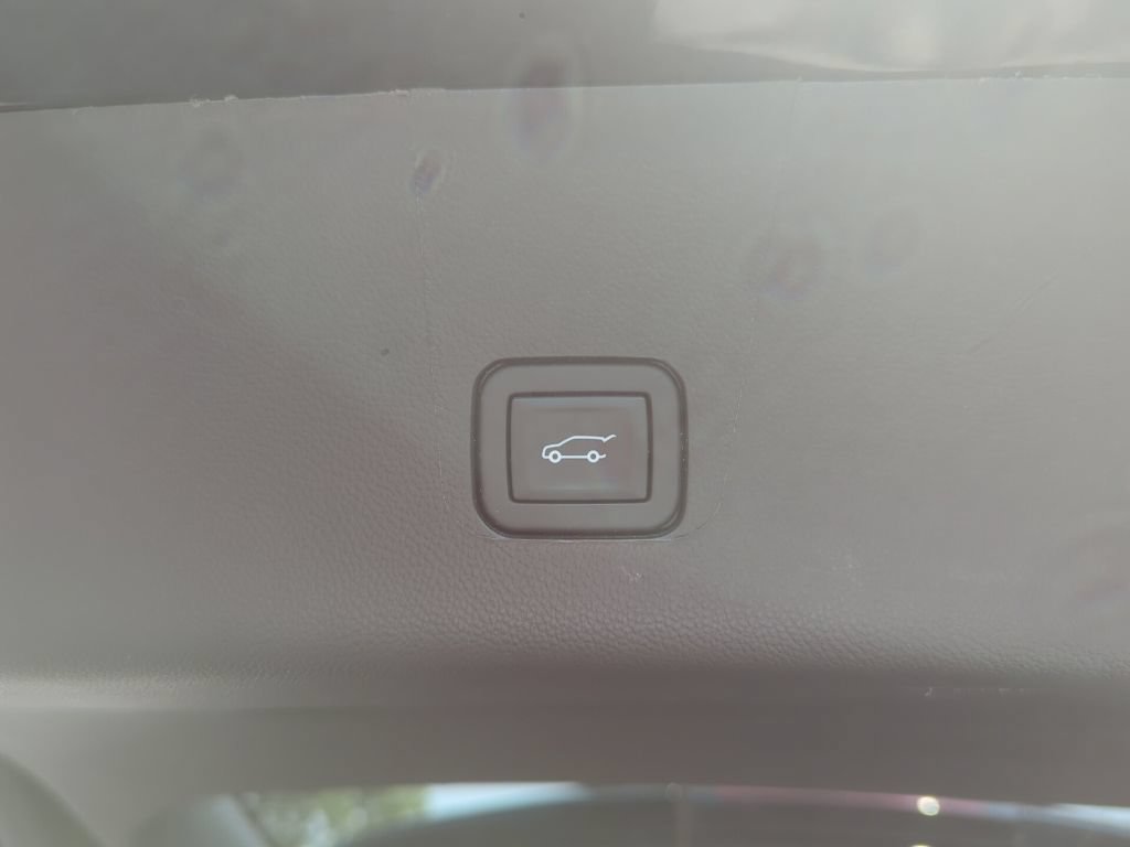 Certified 2023 Chevrolet Traverse LT AWD/4WD image 18