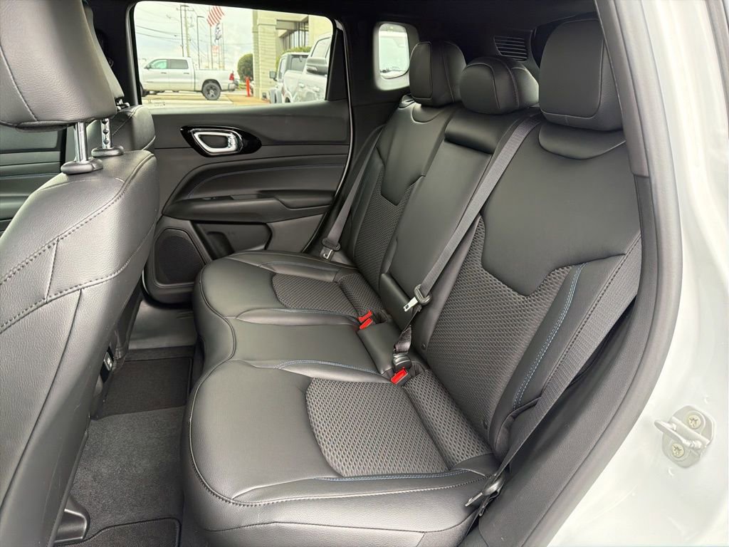 New 2026 Jeep Compass Latitude image 19