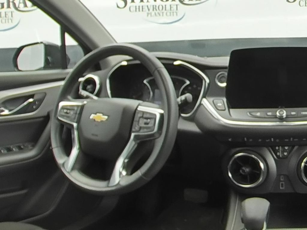 Used 2025 Chevrolet Blazer LT AWD/4WD image 16