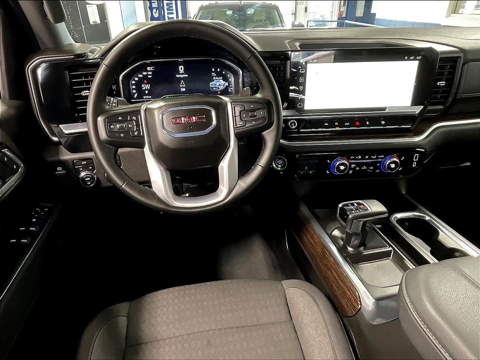 Used 2025 GMC Sierra 1500 Elevation image 17