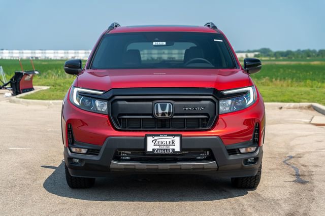 Used 2025 Honda Passport TrailSport image 3