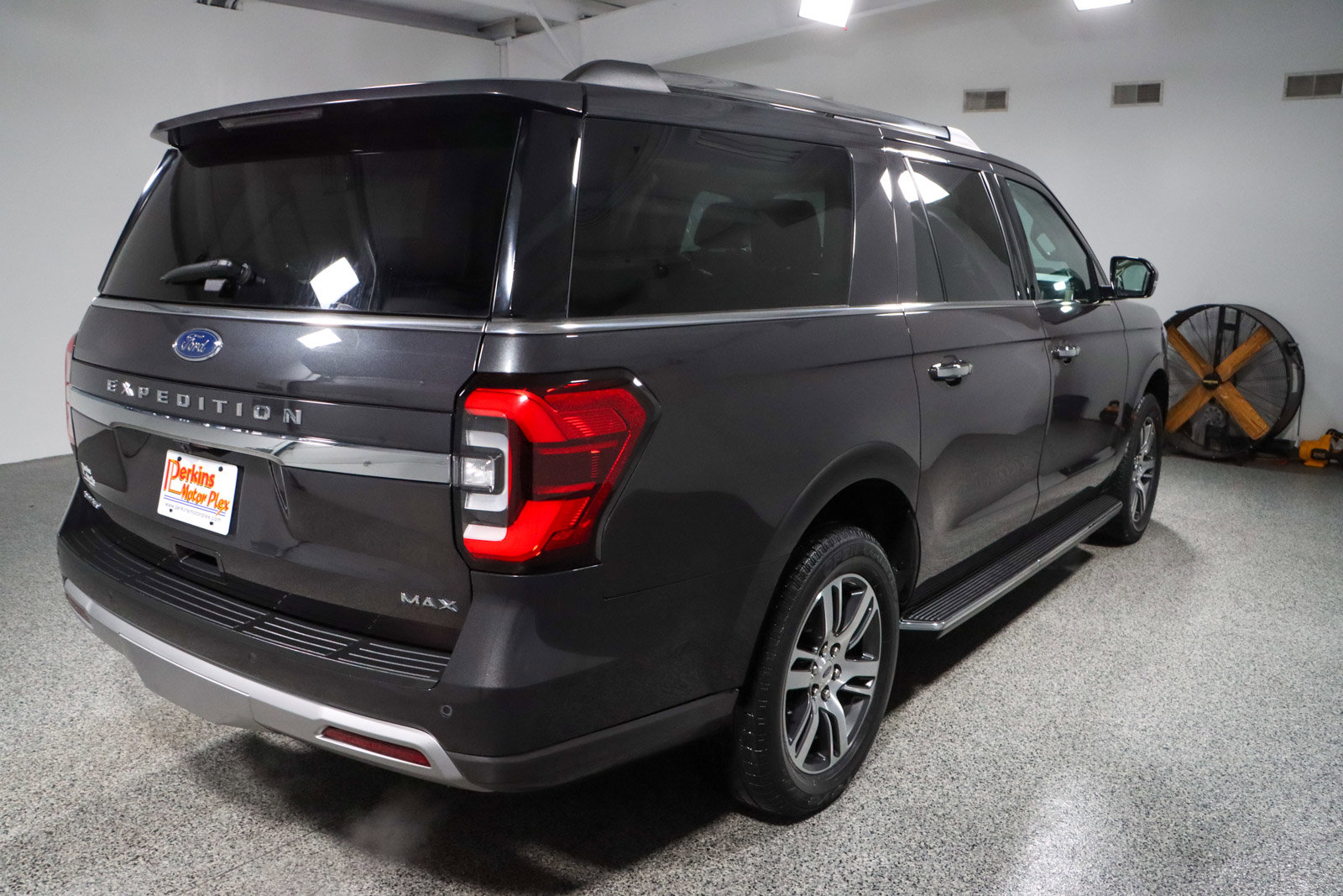 Used 2023 Ford Expedition Max Limited image 7