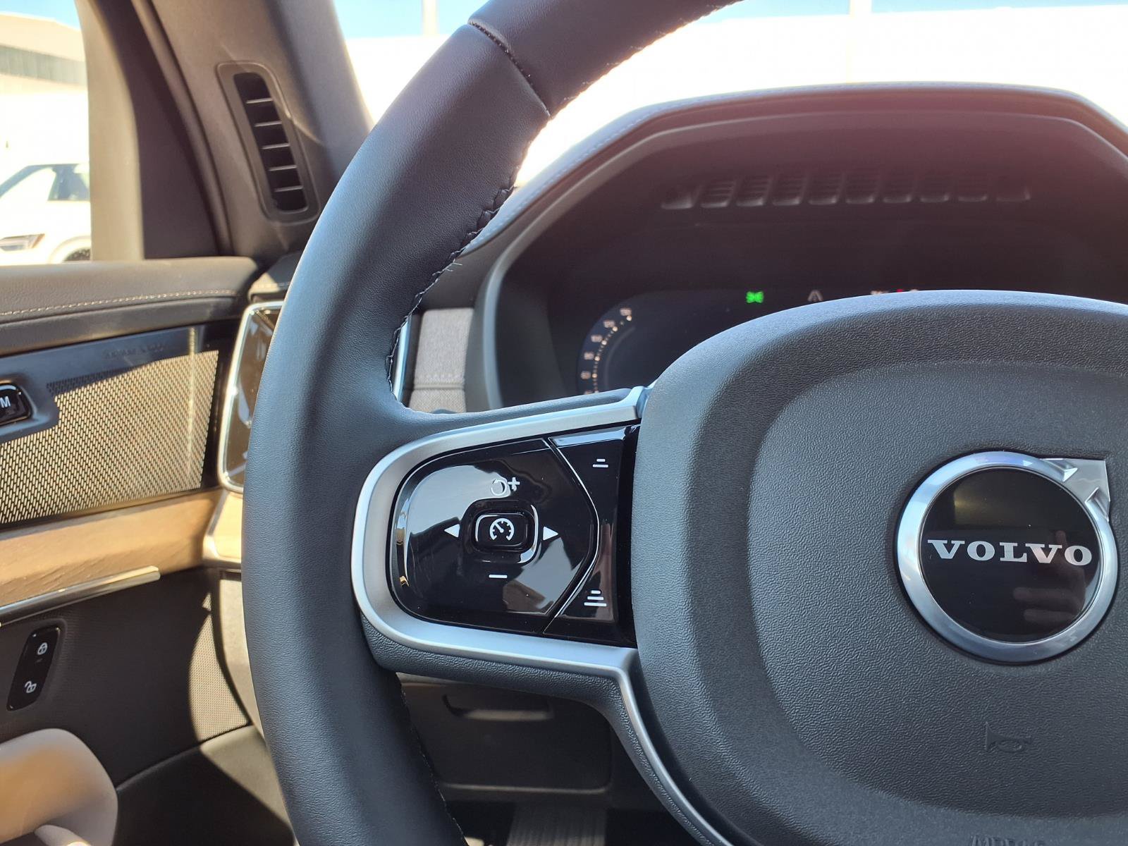 New 2026 Volvo XC90 B6 Ultra w/ Protection Package Premier AWD/4WD image 18