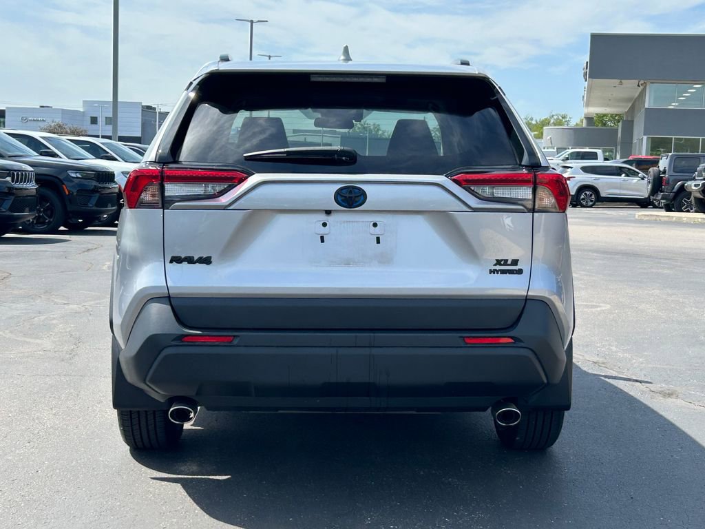 Used 2023 Toyota RAV4 XLE Premium AWD/4WD image 6