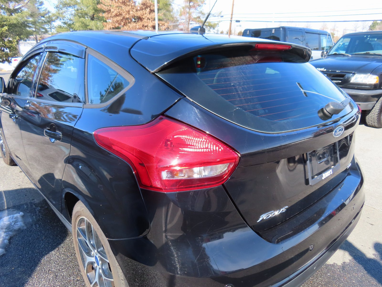 Used 2017 Ford Focus SEL image 9