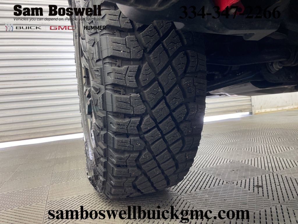 Used 2025 Chevrolet Silverado 1500 ZR2 w/ Technology Package image 36