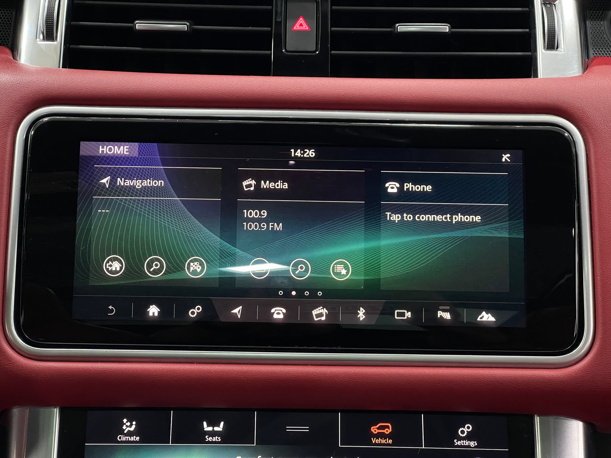 Used 2020 Land Rover Range Rover Sport SVR AWD/4WD image 24