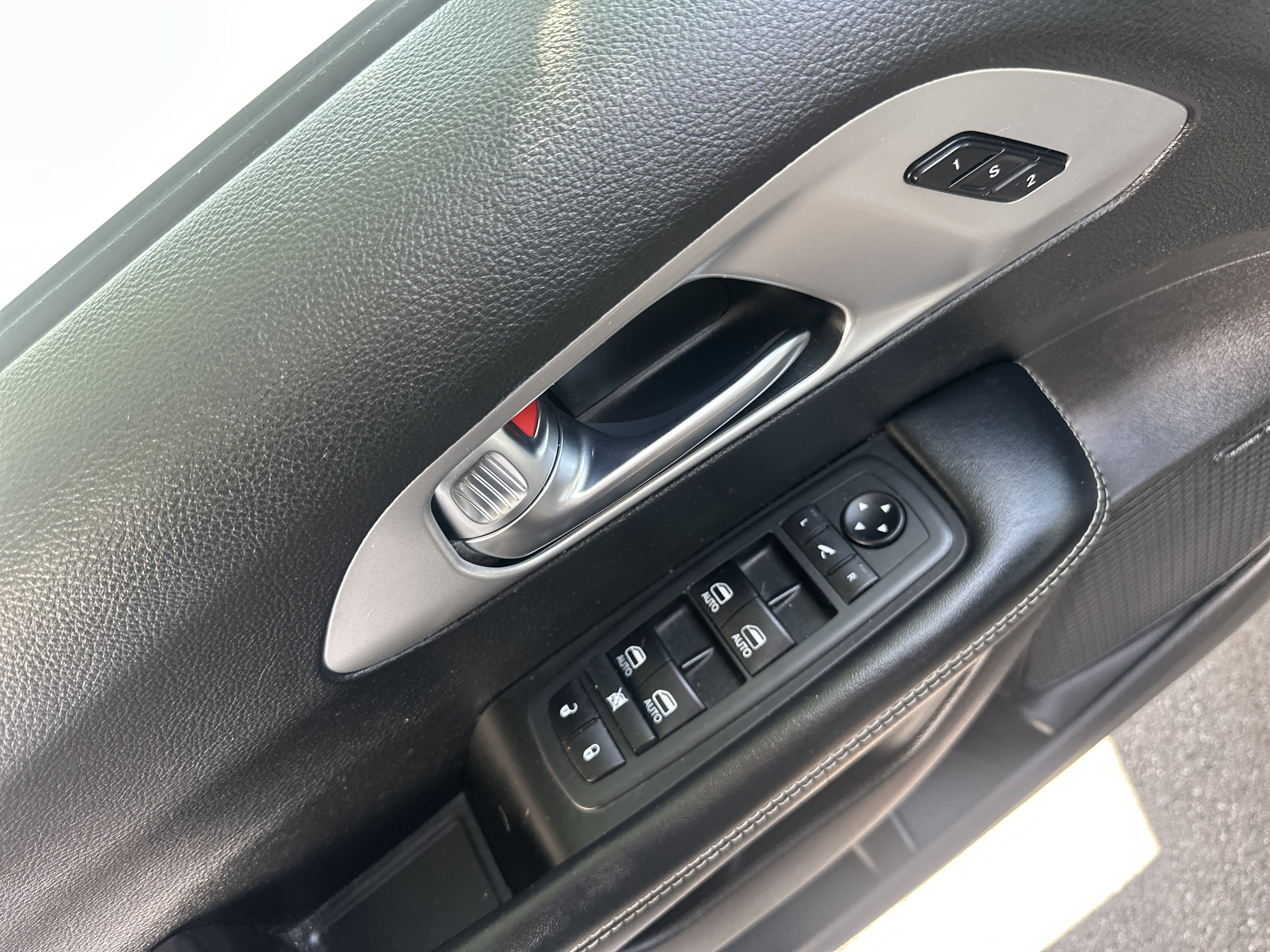 Used 2020 Chrysler Pacifica Limited w/ Advanced Safetytec Group image 17