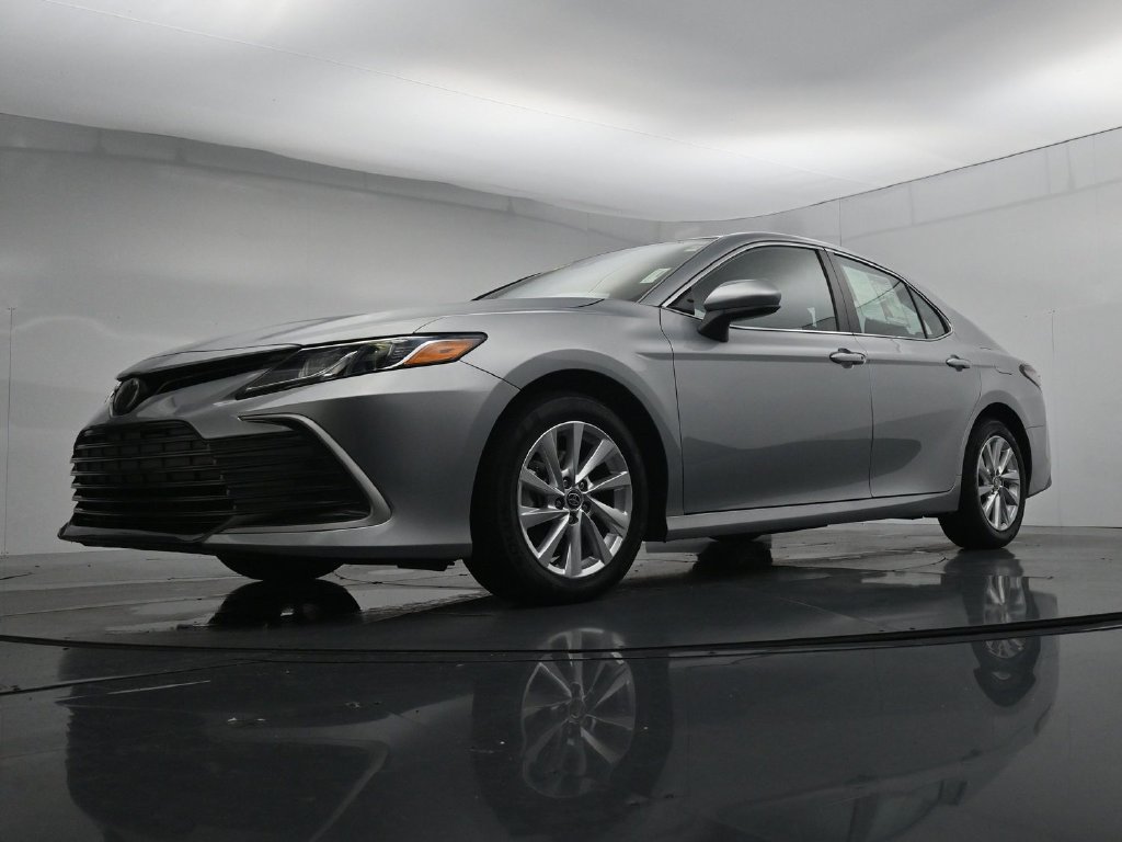 Used 2023 Toyota Camry LE AWD/4WD image 35