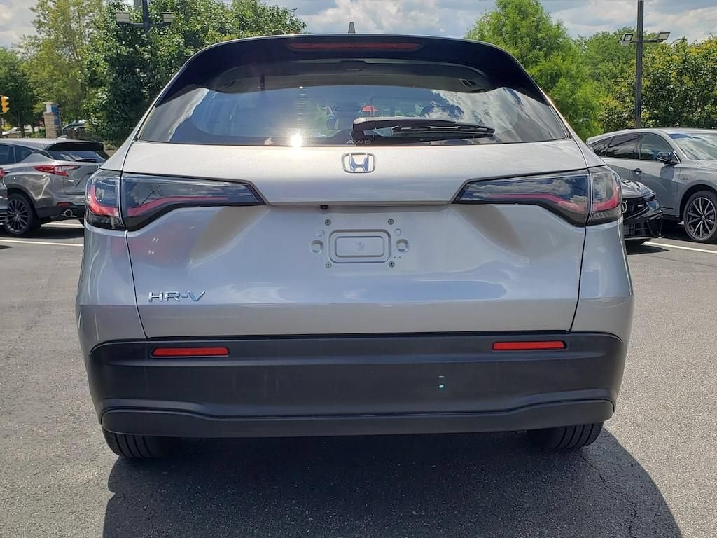 Used 2023 Honda HR-V LX image 6
