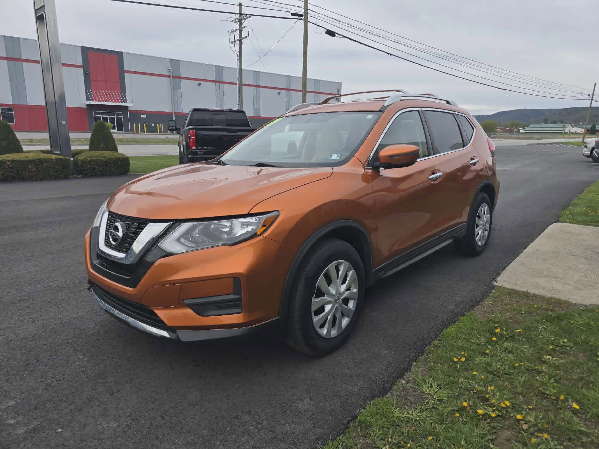 Used 2017 Nissan Rogue S w/ S Appearance Package AWD/4WD image 8