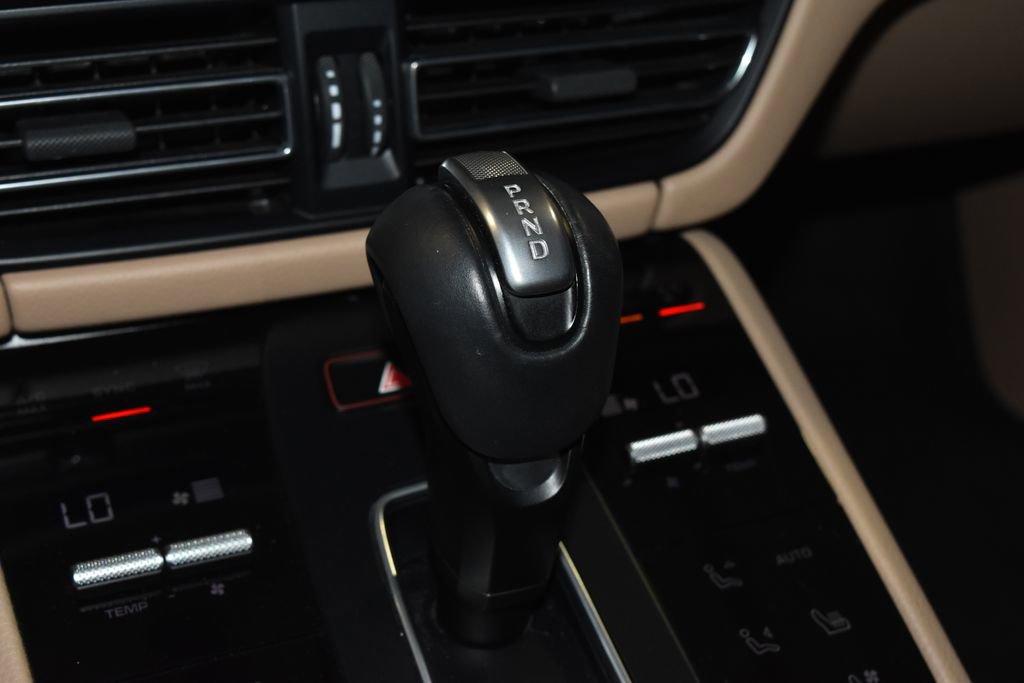 Used 2023 Porsche Macan Turbo image 19