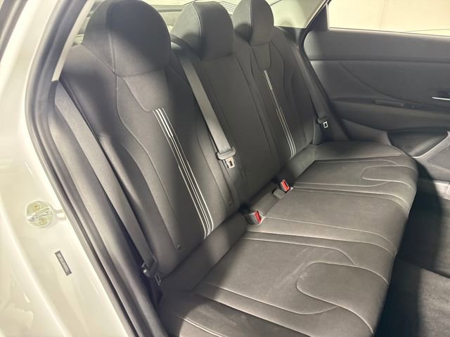 Used 2023 Hyundai Elantra SEL w/ Convenience Package image 14