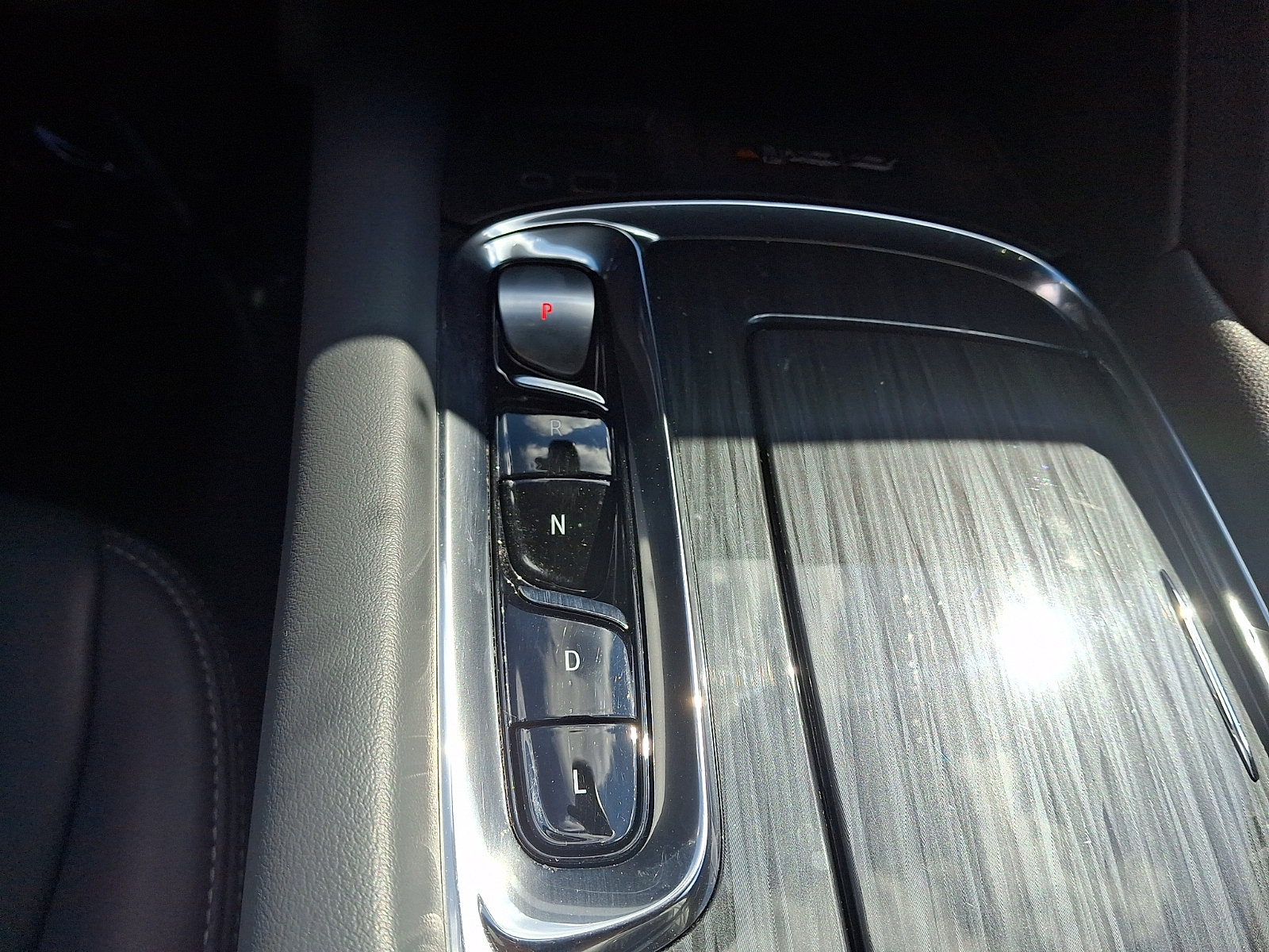 Used 2023 Buick Enclave Essence AWD/4WD image 15