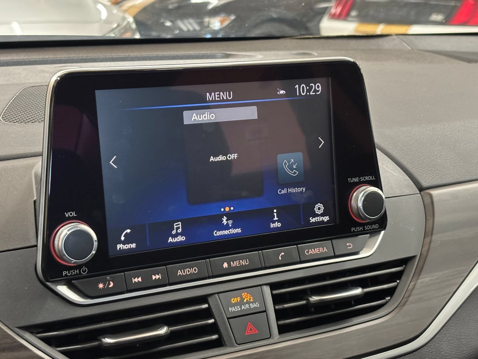 Used 2025 Nissan Altima 2.5 SV FWD image 19