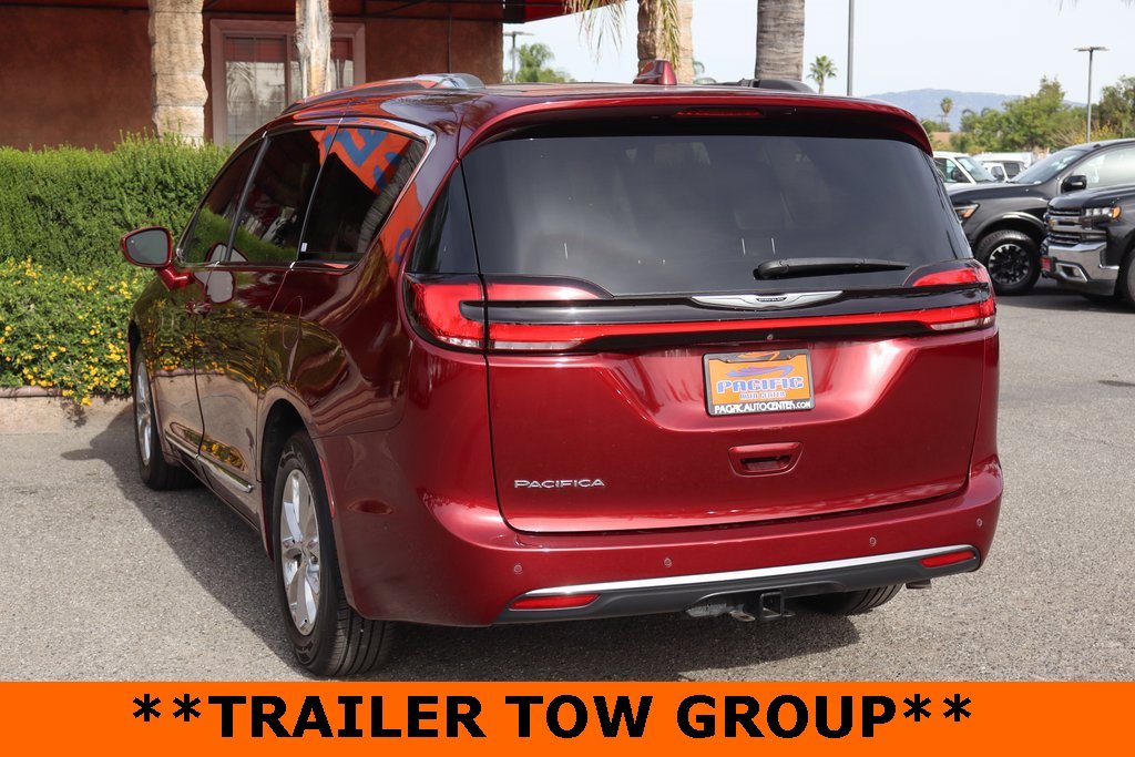 Used 2021 Chrysler Pacifica Touring-L w/ Uconnect Theater Family Group image 5