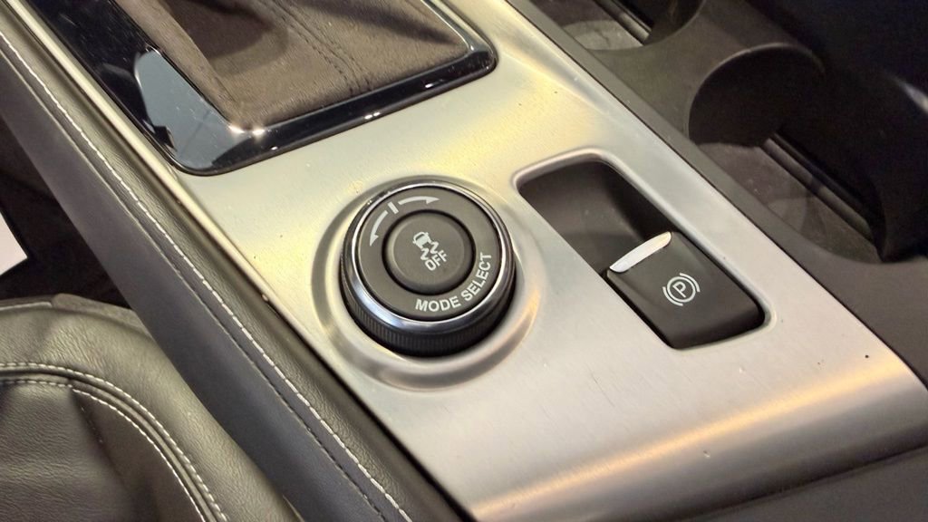 Used 2019 Chevrolet Corvette Stingray w/ 2LT Preferred Equipment Group image 17