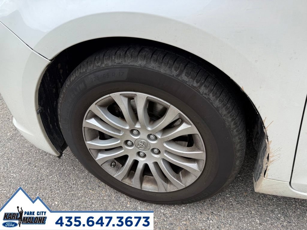 Used 2015 Toyota Sienna XLE Premium FWD image 9