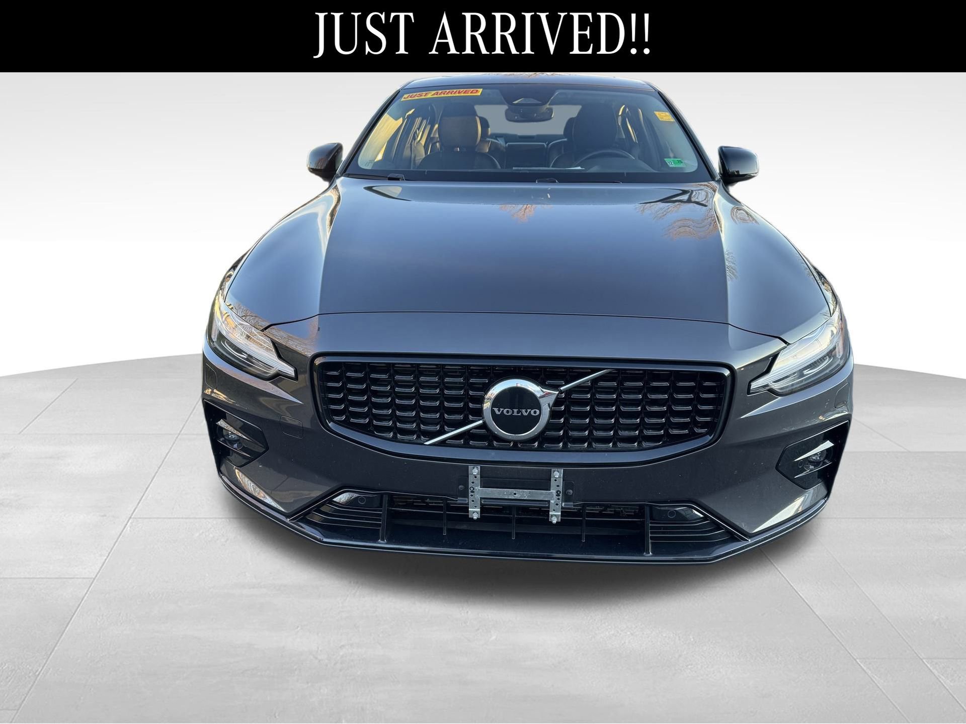 Used 2023 Volvo S60 B5 Core w/ Climate Package image 2