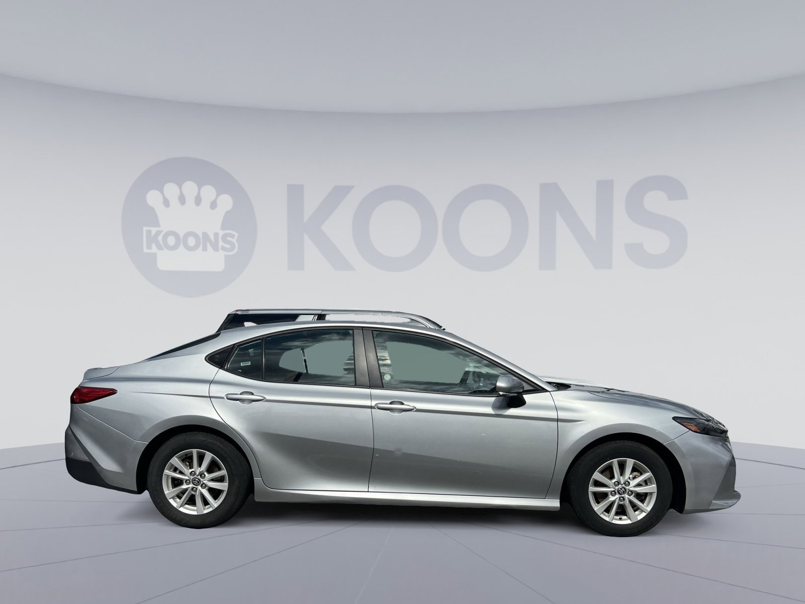 Used 2025 Toyota Camry LE image 5