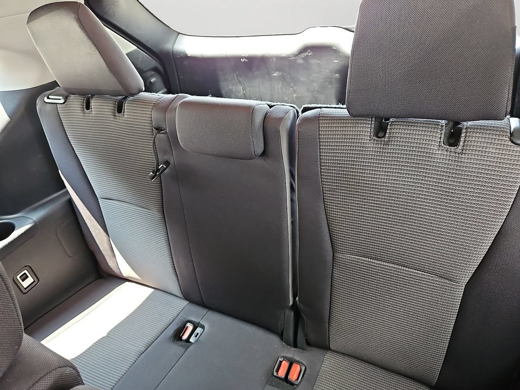 Used 2025 Toyota Highlander LE AWD/4WD image 11