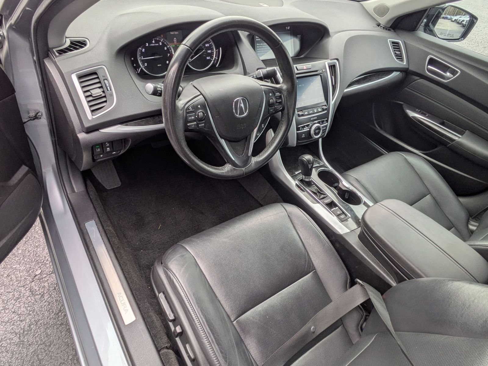Used 2018 Acura TLX w/ Technology Package image 9