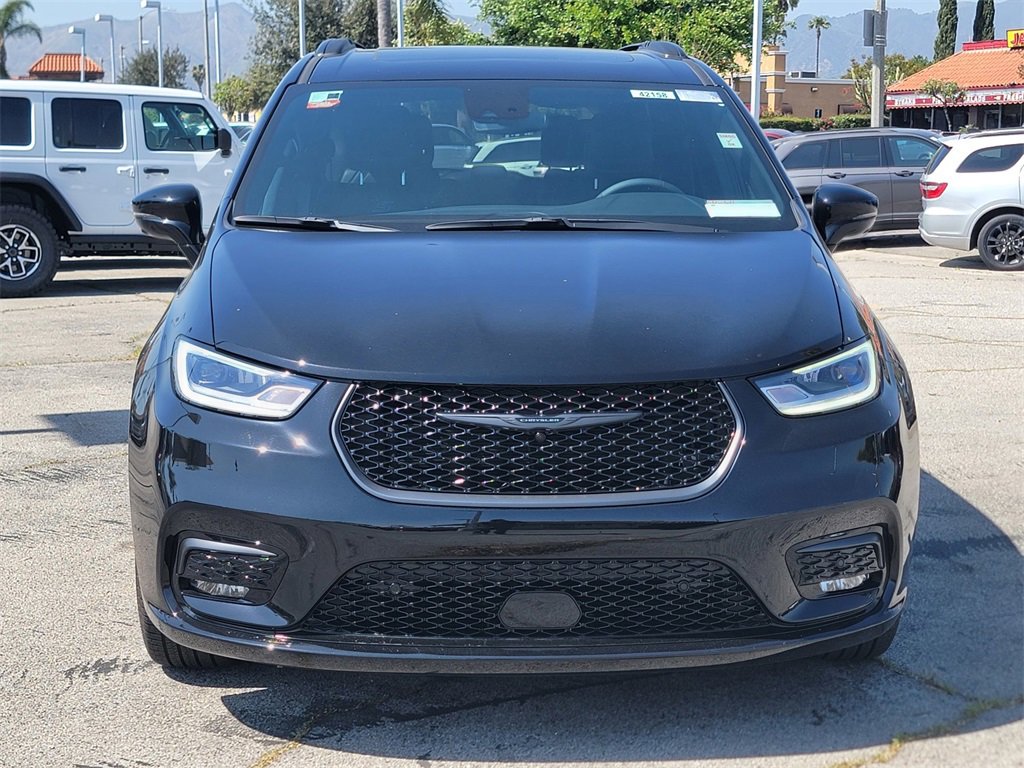 New 2024 Chrysler Pacifica Touring-L w/ S Appearance Package image 2