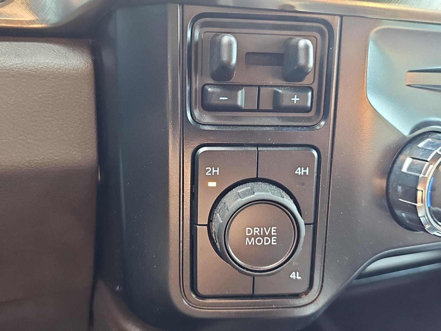 Used 2025 Ford F350 King Ranch w/ FX4 Off-Road Package AWD/4WD image 22