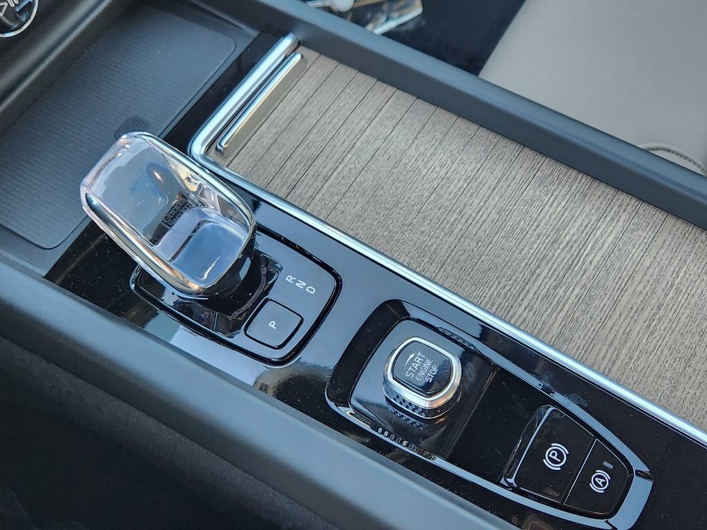 New 2026 Volvo XC60 B5 Plus w/ Climate Package image 10