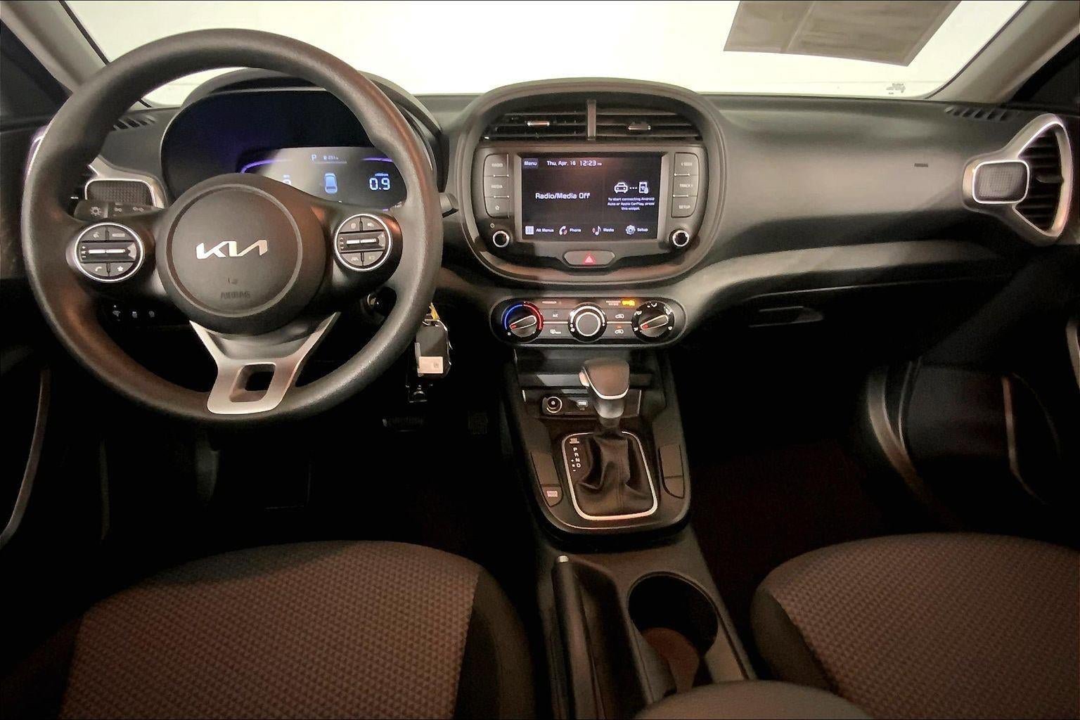 Certified 2025 Kia Soul LX FWD image 15