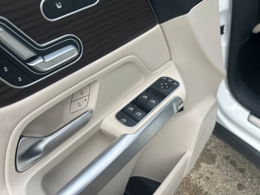 New 2026 Mercedes-Benz GLB 250 4MATIC image 11