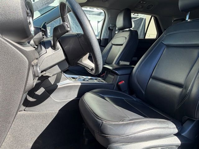 Used 2023 Ford Explorer XLT w/ Equipment Group 202A image 10