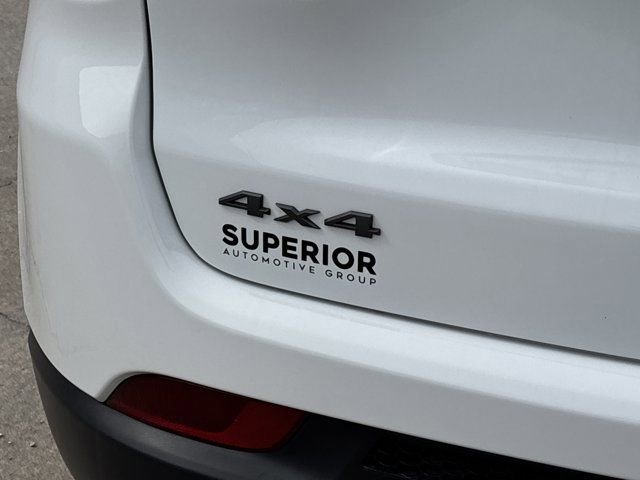 Used 2024 Jeep Compass Latitude w/ Convenience Group image 5