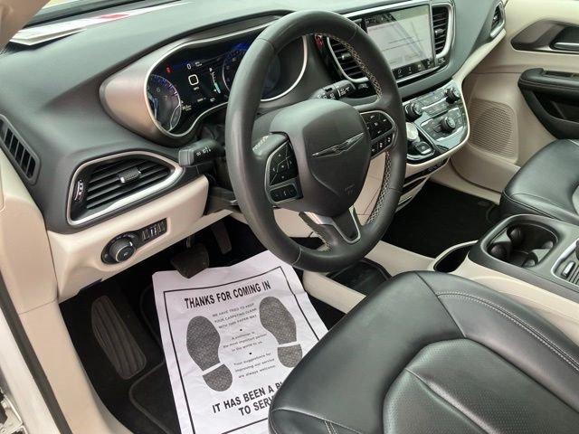 Certified 2023 Chrysler Pacifica Touring-L FWD image 13