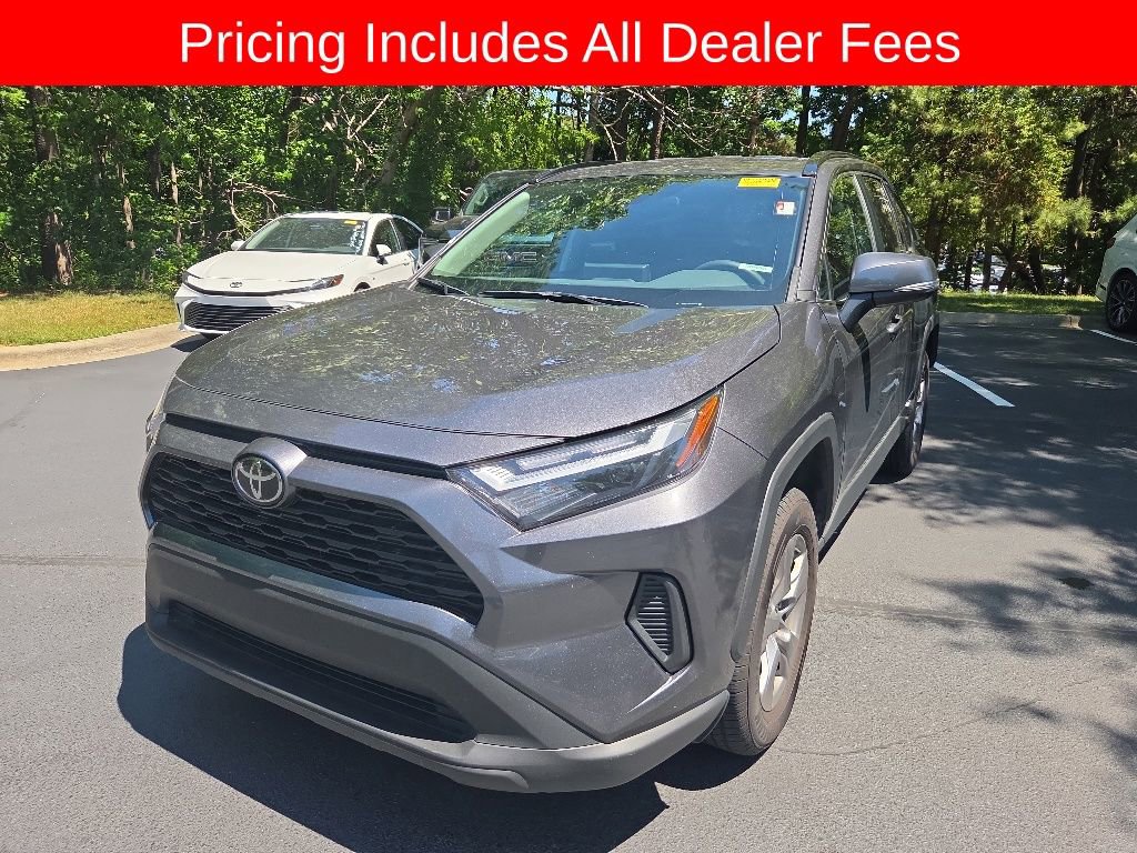 Used 2025 Toyota RAV4 LE AWD/4WD image 14