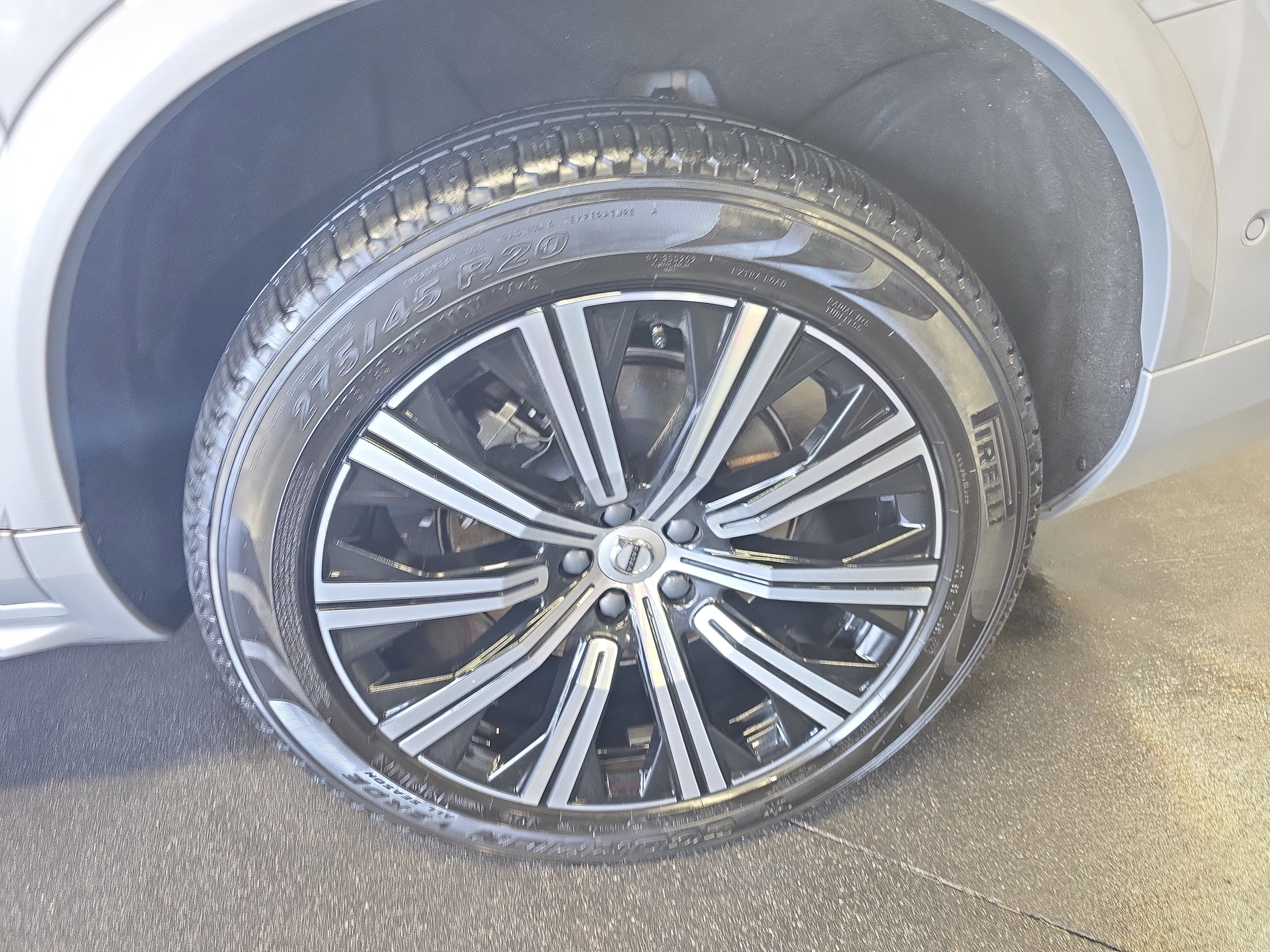 Used 2024 Volvo XC90 B6 Plus w/ Protection Package Premier AWD/4WD image 32