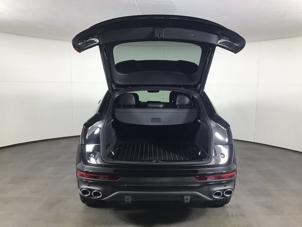 Used 2023 Audi SQ5 Prestige w/ Prestige Package AWD/4WD image 18