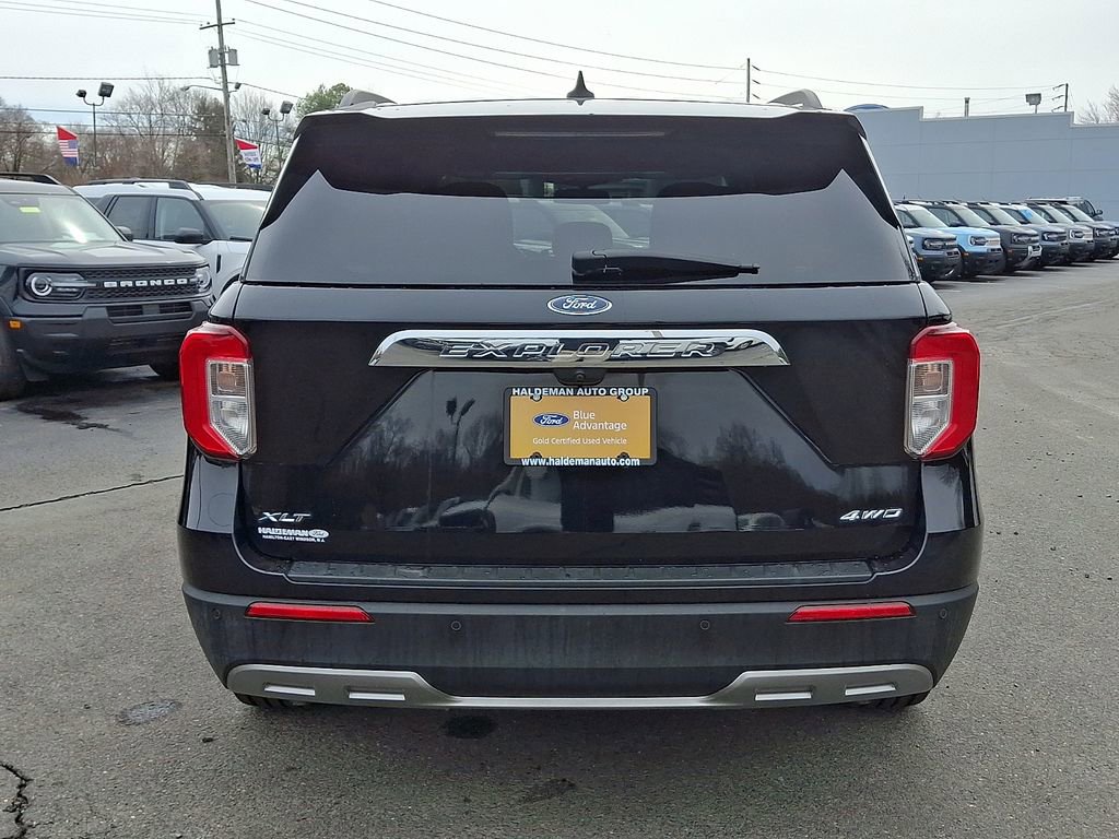 Used 2021 Ford Explorer XLT w/ Equipment Group 202A image 6