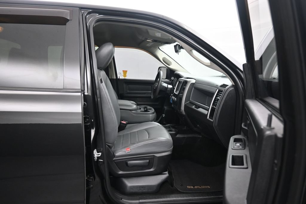 Used 2016 RAM 2500 Tradesman w/ Chrome Appearance Group AWD/4WD image 37