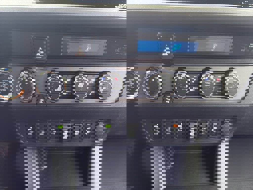 Used 2022 Toyota Tacoma TRD Sport image 17