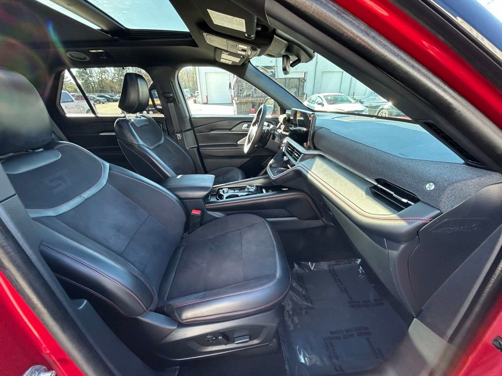 Used 2025 Ford Explorer ST AWD/4WD image 26