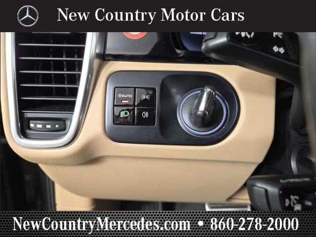 Used 2020 Porsche Cayenne Turbo image 28