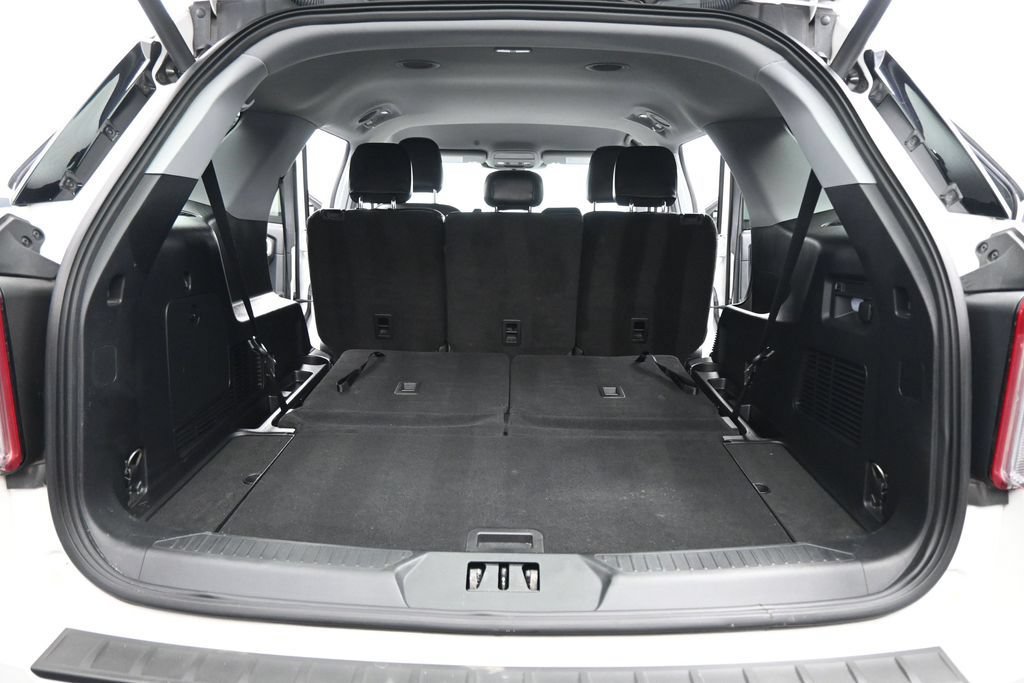 Certified 2021 Ford Explorer XLT w/ Equipment Group 202A RWD image 19