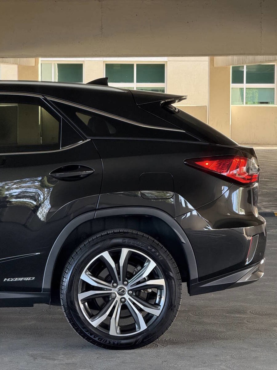 Used 2018 Lexus RX 450h AWD w/ Premium Package image 15