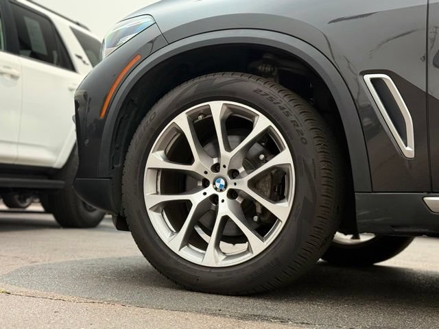Used 2022 BMW X5 xDrive40i AWD/4WD image 46