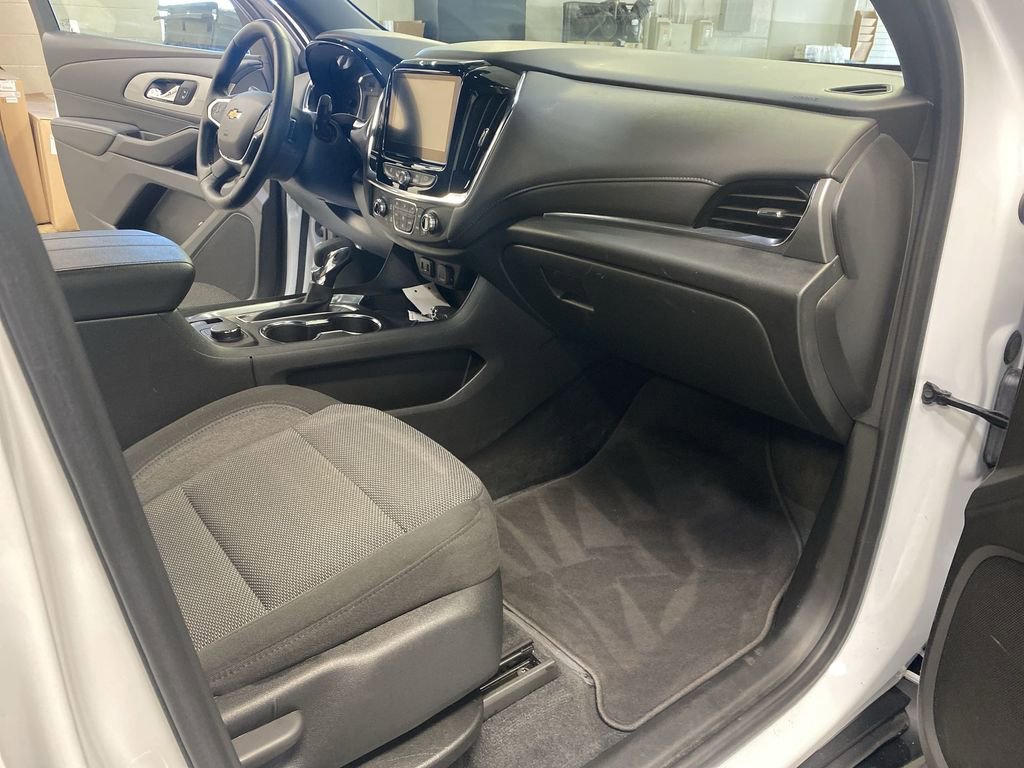 Certified 2023 Chevrolet Traverse LT FWD image 38