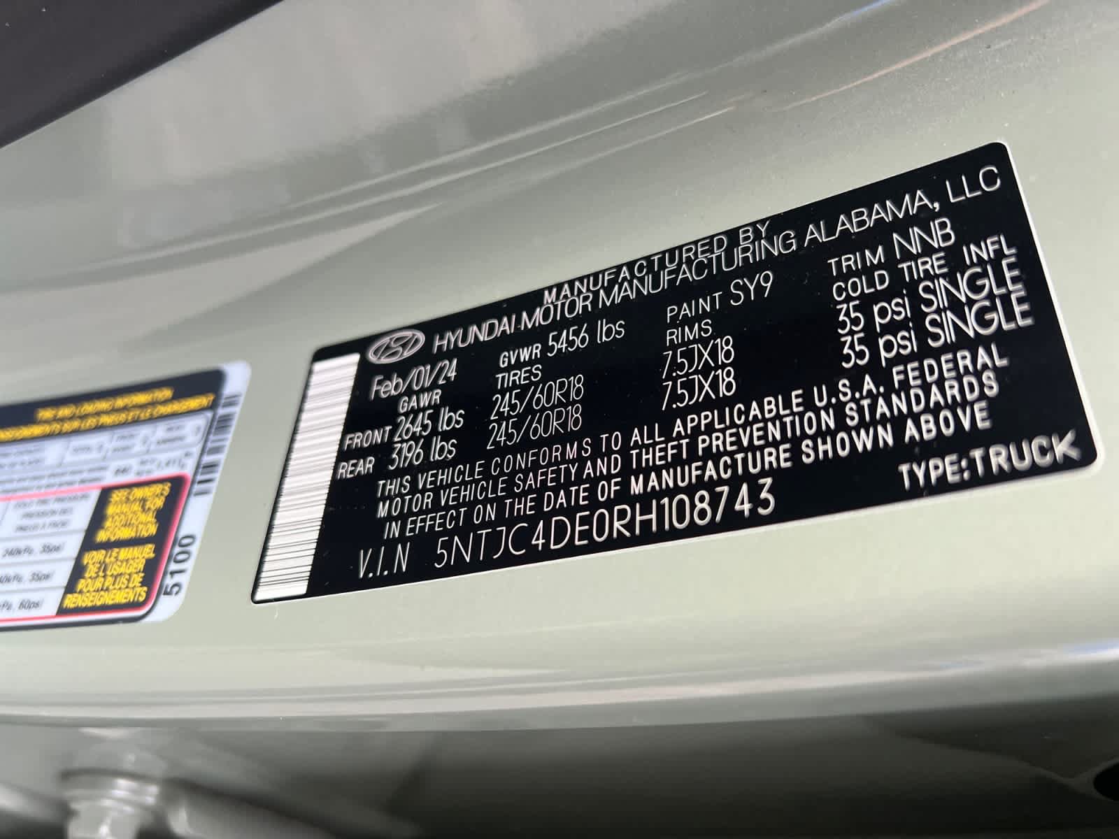 Used 2024 Hyundai Santa Cruz SEL w/ Activity Package FWD image 17