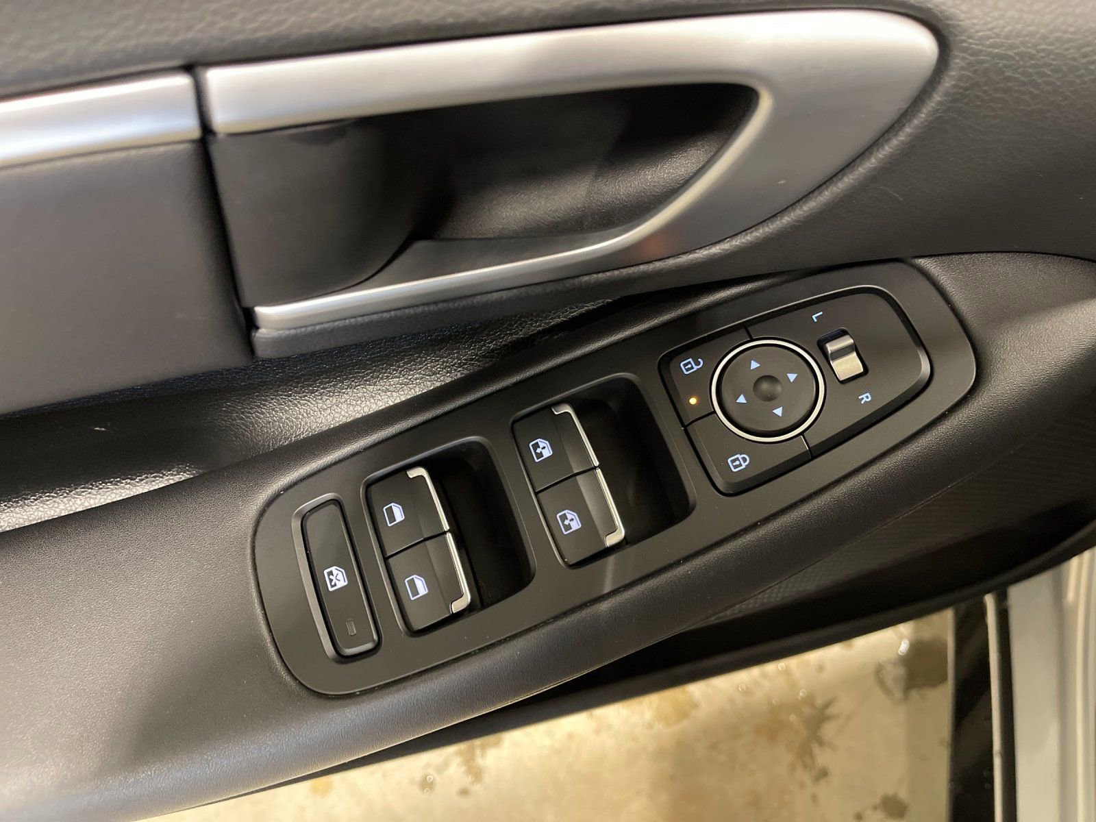 Used 2025 Hyundai Sonata SEL image 13