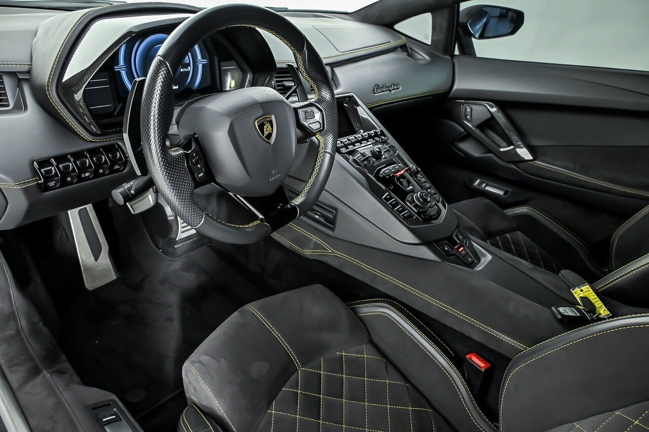 Used 2018 Lamborghini Aventador S AWD/4WD image 19